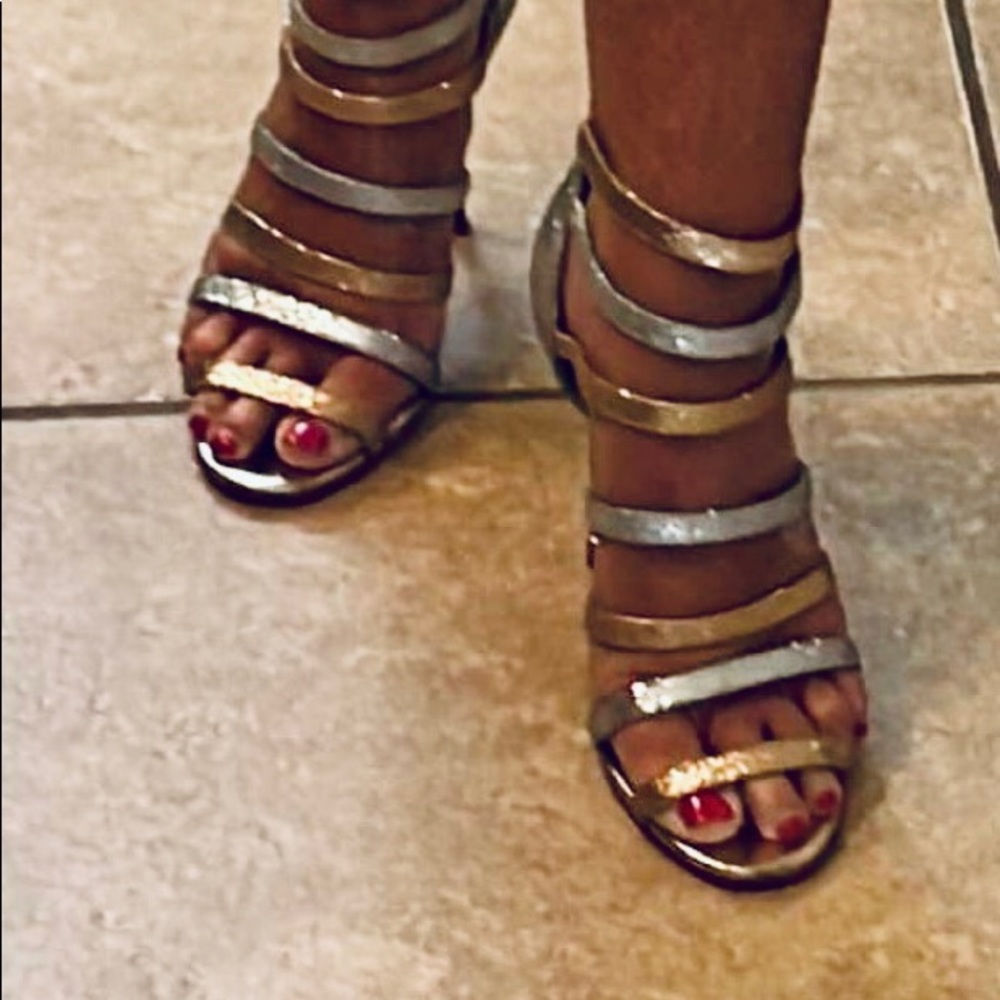 🔥🔥🔥Christian Louboutin’s strapped heels! - Picture 6 of 8